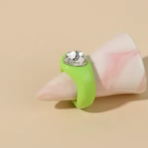 Green acrylic heart ring with large crystal rhinestone, trendy fashion resin jewelry for women.