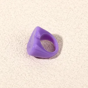 Purple acrylic heart ring detail shot, minimalist chunky resin fashion ring close-up view