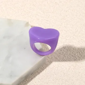 Chic purple acrylic heart ring, minimalist resin geometric finger jewelry for women daily wear.