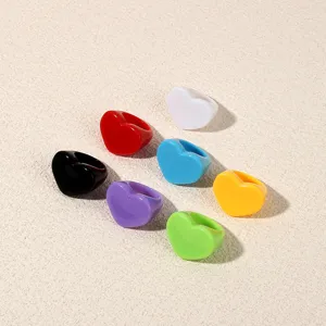 Fashion Acrylic Heart Rings For Women Colorful Resin Heart Shaped Chunky Rings Minimalist Personalized Finger Ring Jewelry Gift