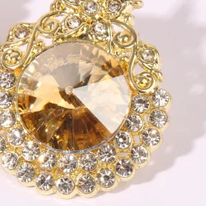 Vintage Gold Crystal Stud Earrings Elegant Rhinestone Inlaid Women Fashion Jewelry Detail