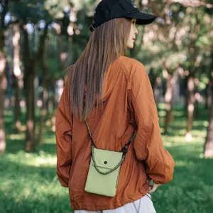 Piccola borsa a tracolla da donna leggera borsa porta cellulare casual da esterno verde elegante