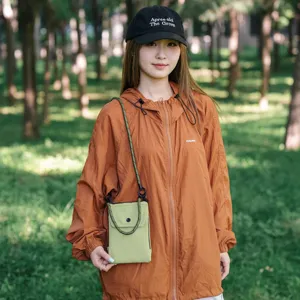 Mini borsa a tracolla in tela da donna, piccola borsa per cellulare leggera e casual.