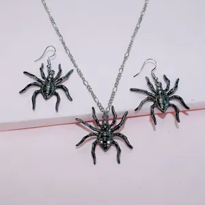 Elegante set de joyería gótica de Halloween con collar y pendientes de araña negra.