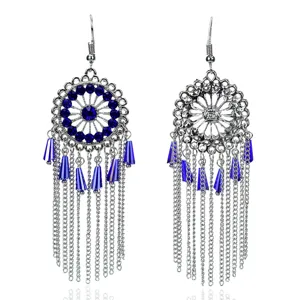 Pendientes largos de metal estilo bohemio vintage con pedrería azul y cadena colgante.