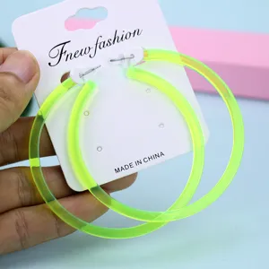 Neon groene acryl creolen oorbellen voor vrouwen, grote C-vormige statement mode sieraden feest geschenken.