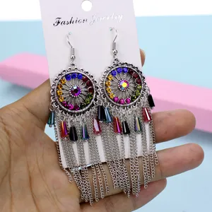 Pendientes colgantes de borla de metal bohemio detalle, joyería étnica de estrás.