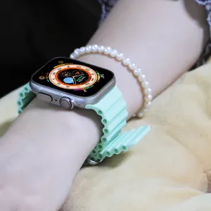 Πράσινο λουράκι σιλικόνης ocean για Apple Watch Ultra, άνετη εφαρμογή και λεπτομέρεια.