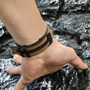 Ersatz Silikon Leder Armband Detailansicht passend für Samsung Galaxy Watch 7 Ultra 47mm.