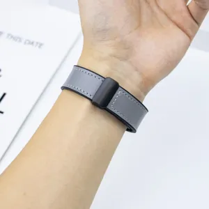Cinturino per orologio in pelle di silicone grigia con fibbia pieghevole magnetica per apple watch