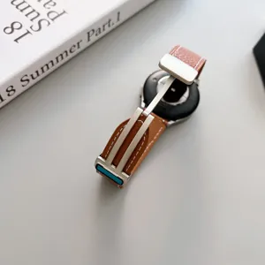 Cinturino per orologio in pelle di ricambio con fibbia pieghevole in metallo smartwatch.