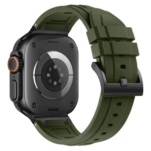 Cinturino per orologio in silicone verde con connettore in metallo nero per Apple Watch Ultra.