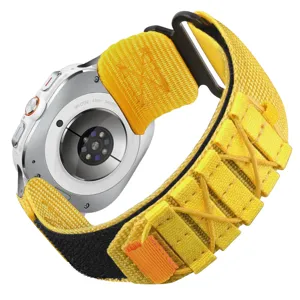 Detailaufnahme des gelben Nylon-Loop-Armbands mit sicherem Verschluss und Smartwatch.
