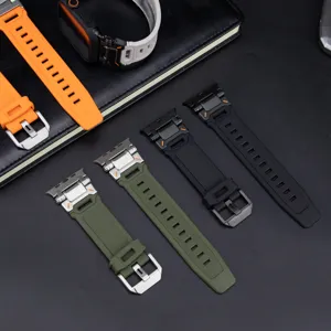 Detailansicht des Ersatz TPU Uhrenarmbands mit Edelstahlelementen in verschiedenen Farben.