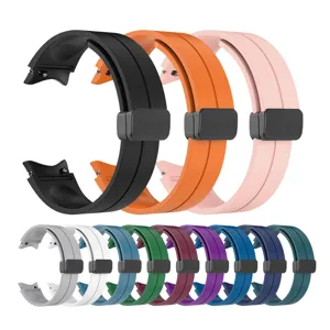 Cinturino in silicone con fibbia pieghevole magnetica, compatibile con smartwatch, colori.
