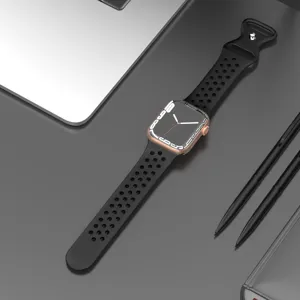Schwarzes perforiertes Silikonarmband mit Roségold-Gehäuse, ideal für sportliche Smartwatches.