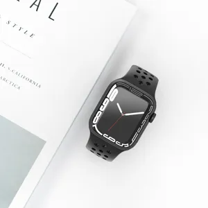 Detailansicht des schwarzen Silikon Sport-Uhrenarmbands mit atmungsaktiven Löchern für Smartwatches.