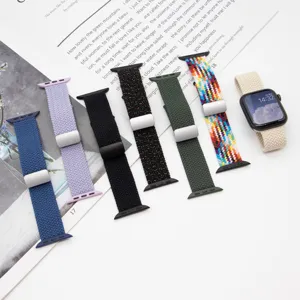 Cinturino intrecciato solo loop con fibbia magnetica pieghevole per Apple Watch, multicolore.
