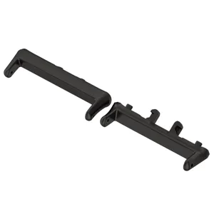 Zwarte metalen horlogeband connector adapters voor smartwatches, duurzame stalen onderdelen.