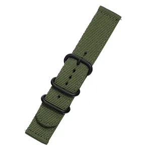 Cinturino per orologio in tela di nylon spessa verde militare con fibbie in metallo nero.