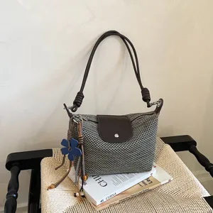 Geweven schoudertas voor dames, retro casual grote capaciteit tote tas met lederen flap.
