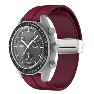 Cinturino per orologio in silicone bordeaux con fibbia deployante magnetica universale.