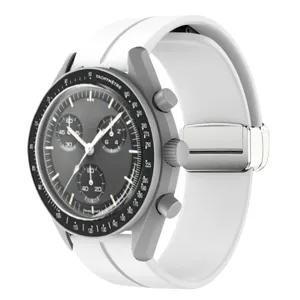 Cinturino per orologio in silicone bianco con chiusura magnetica pieghevole di ricambio.