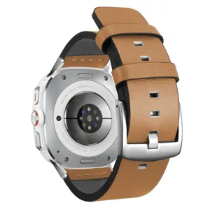 Dettaglio cinturino per orologio in pelle marrone per smartwatch Samsung Galaxy Ultra 47mm.