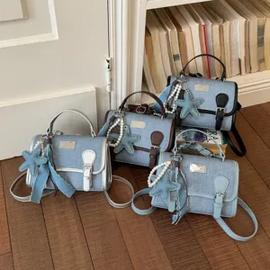 Chic borsa a mano in denim con ciondolo perla stella marina, elegante borsa a tracolla.