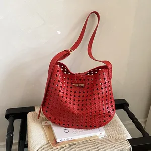 Elegante borsa a spalla in pelle intrecciata rossa con design hobo unico per moda femminile.
