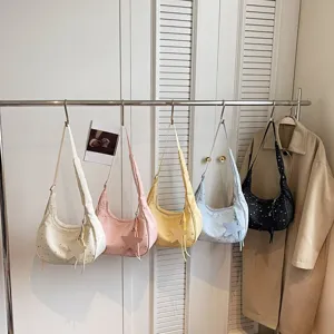 Chic borsa a tracolla a mezzaluna con ciondolo a stella, casual borsa dumpling multicolore.