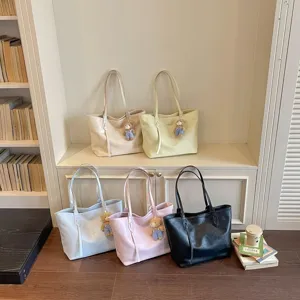 Women Large Capacity Tote Bag Casual PU Leather Commuter Shoulder Bag With Cute Bear Pendant Fashion Handbag
