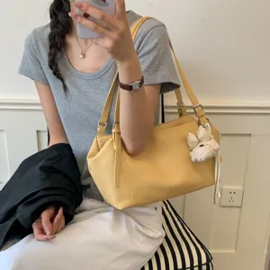 Bolso de hombro amarillo de cuero suave con lazo de felpa, bolso casual para mujer de oficina.