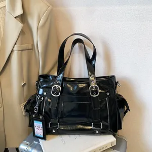 Grande borsa a mano da donna, elegante shopper tote da lavoro con tasche e fibbie in metallo.