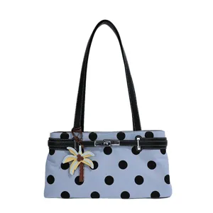Sac à épaule tendance à pois pour femmes, sac à main élégant pour le travail avec charm.