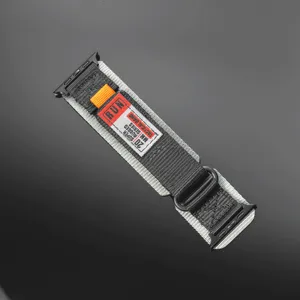 Detailopname van de 20 mm tactische nylon horlogeband met duurzame geweven band en gesp.