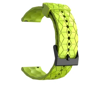 Gedetailleerde detailopname van de groene 20mm siliconen horlogeband met geometrisch patroon.