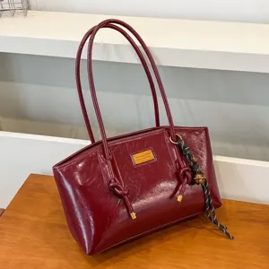 Large capacity PU leather shoulder bag for women, casual commuter tote bag, red chic design.