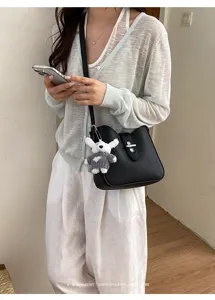 Minimalistische schwarze Leder Schultertasche Achseltasche Damen Handtasche Pendeln