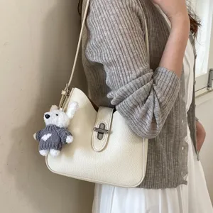 Elegante, minimalistische Damen Schultertasche fur den Alltag und Pendeln, weiss