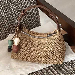 Sommer Strohgewebte Schultertasche für Damen Urlaub Strand Tasche mit bunten Perlen Dekor.
