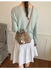 Modische kleine Damen Umhängetasche Eimer Tasche Handtasche mit Perlen Anhänger Alltag.