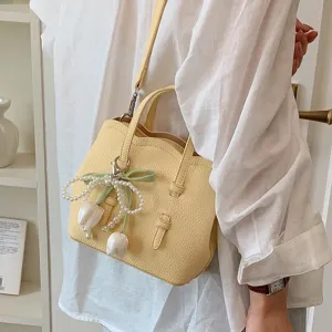 Modische gelbe Leder Eimer Tasche für Damen mit Perle und Tulpe Anhänger chic design