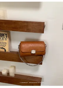 Borsa a tracolla retrò marrone chic, elegante borsa quadrata mini per le donne.
