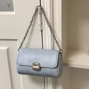 Borsa a tracolla cilindrica azzurra con catena da donna, elegante borsa in pelle PU piccola.