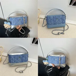 Borsa a tracolla trapuntata in denim da donna, elegante borsetta quadrata con catena.