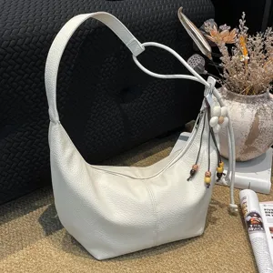 Weißes Leder Achseltasche Damentasche modische vielseitige Umhängetasche Freizeittasche.