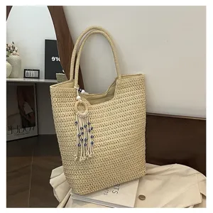 Lässige Strohgewebe Tragetasche mit Quastenanhänger, große Kapazität Schultertasche Detail.