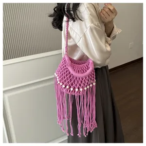 Roze geweven gehaakte schoudertas met franjes en witte kraaltjes voor dames zomer chic