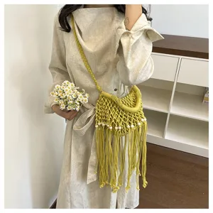Zomerse hol geweven crossbody tas met franjes, stijlvolle casual schoudertas voor dames.